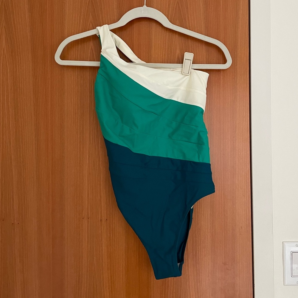 NWOT Size 4 Sidestroke Swimsuit by Summersalt with Cups